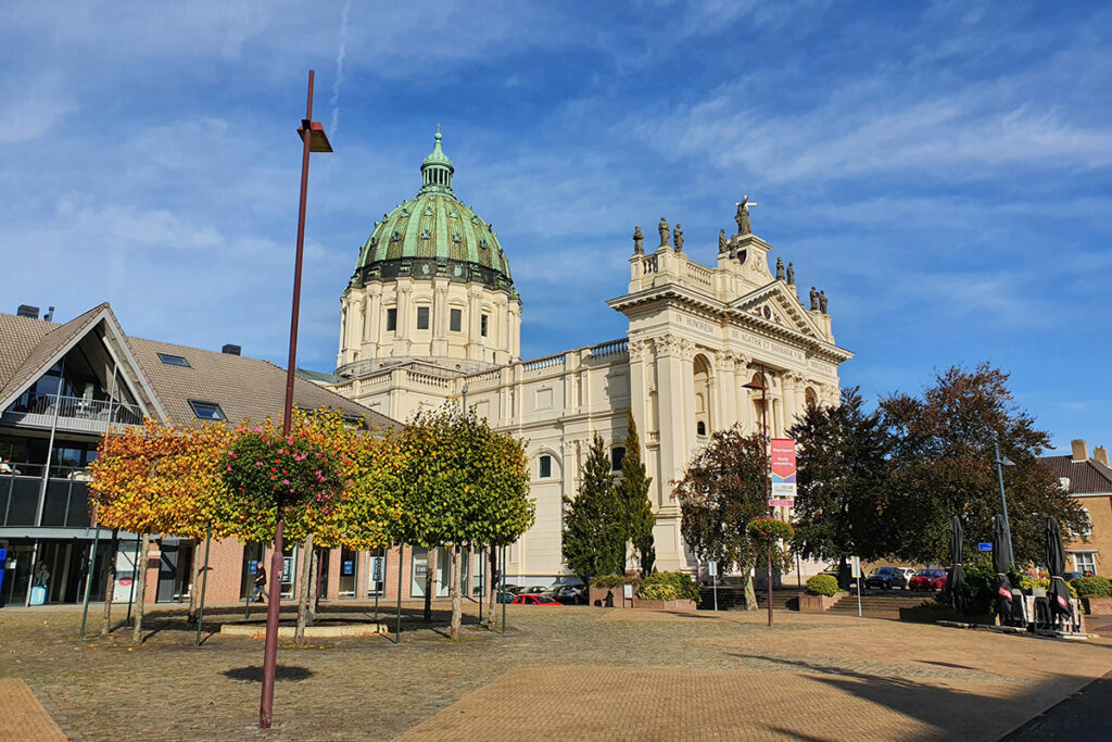 Halderberge, Dorp Hoppen, knooppuntensysteem, knopen lopen, Hoeven, Oudenbosch, Oud Gastel, Bosschenhoofd, West-Brabant, basiliek