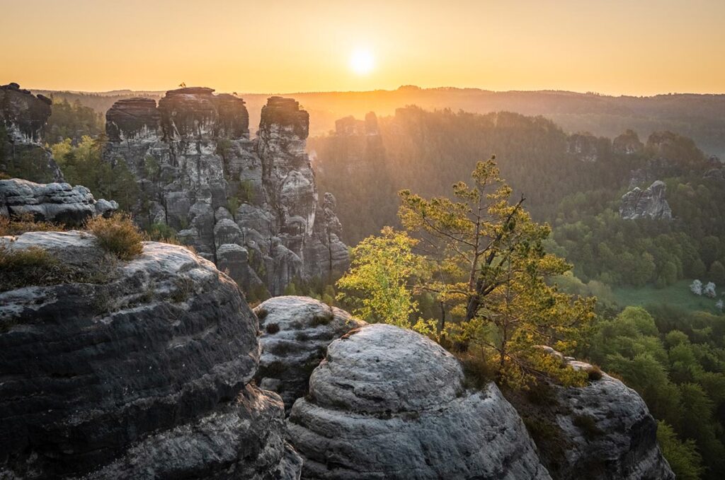 Wandelen in Duitsland langs de Basteibrücke.