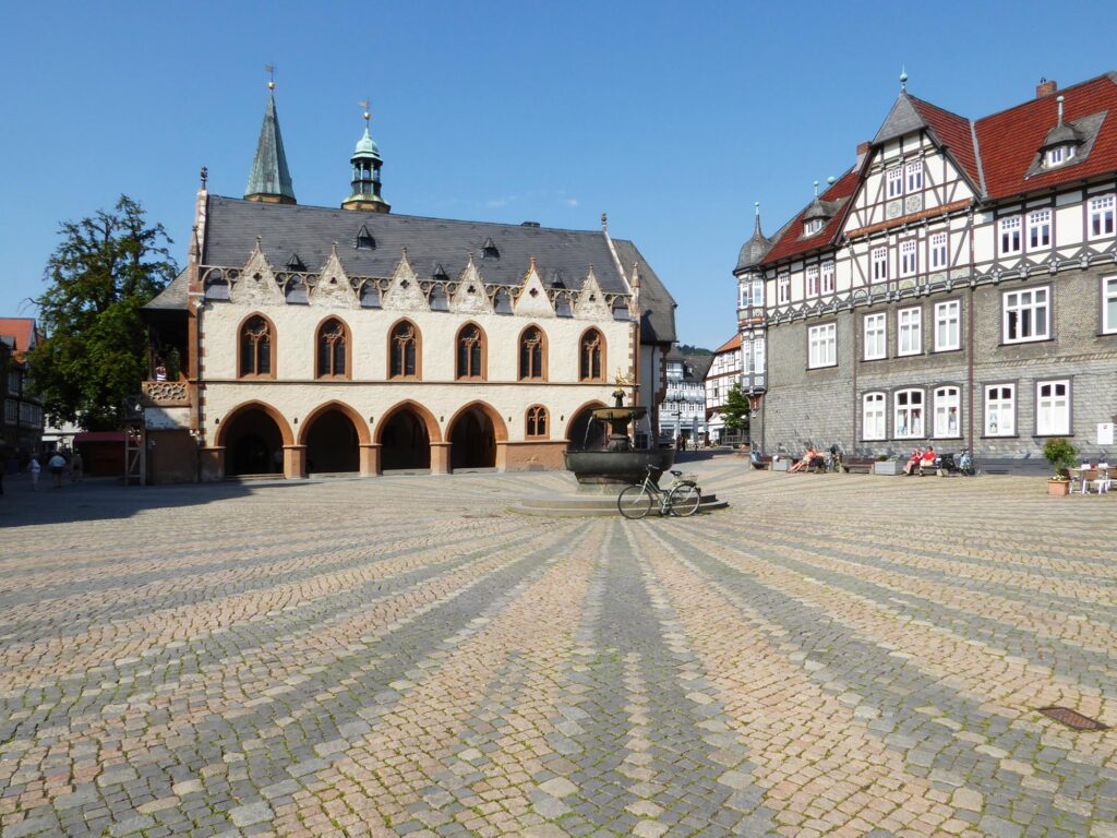 vakantie en wandelen in duitsland in nationaal park harz. Hier de stad Goslar.
